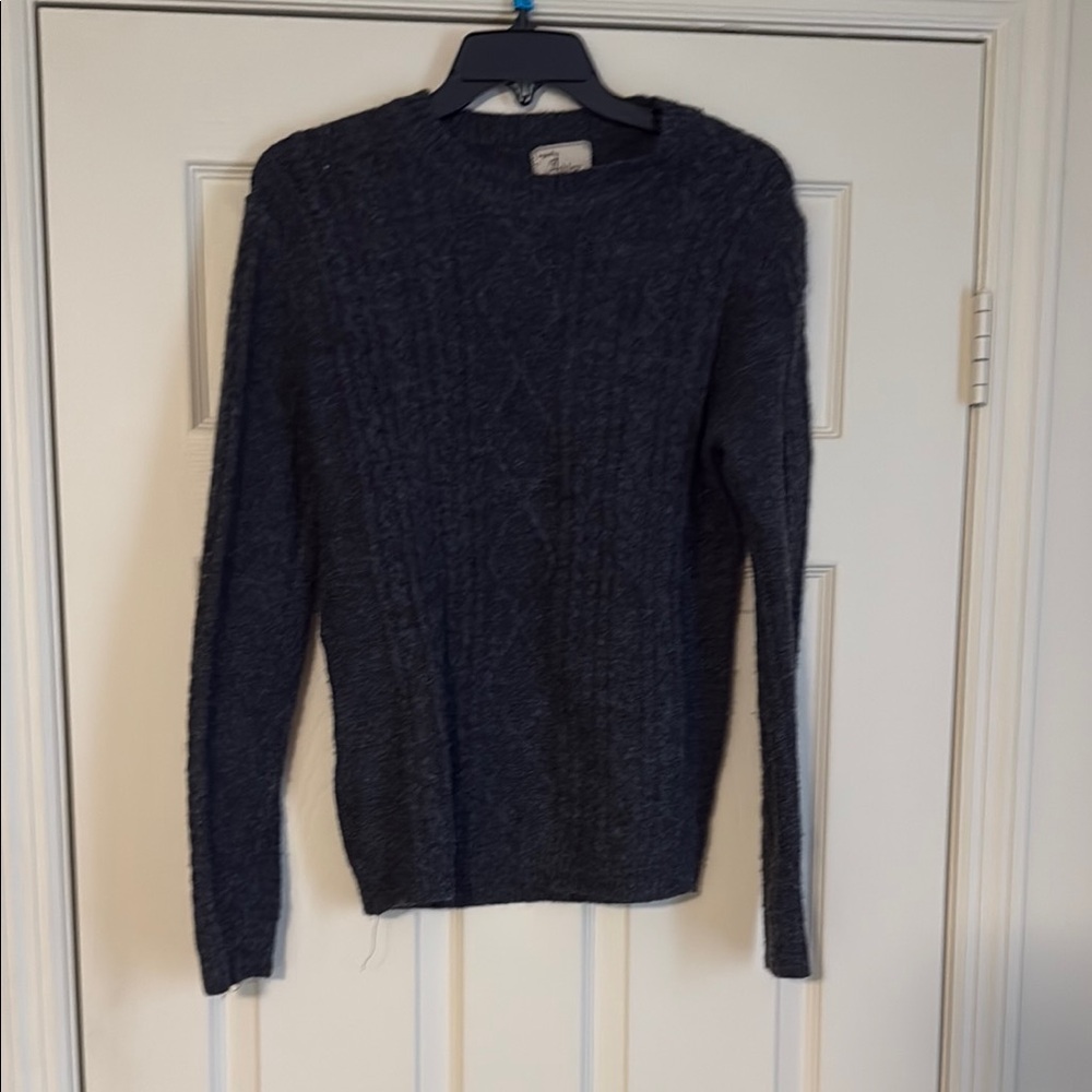 Men's Gray Sweater